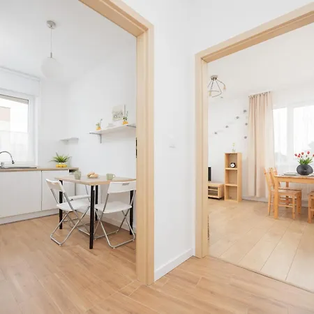 Sloneczny Z Parkingiem By Renters Apartment Warsaw