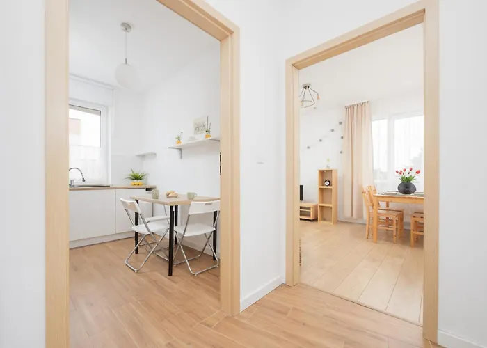 Sloneczny Z Parkingiem By Renters Apartment Warschau