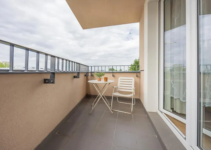 Sloneczny Z Parkingiem By Renters وارسو